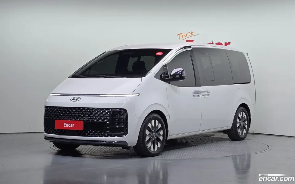 Hyundai Staria 4WD 9 2022 — фото 1, купить с доставкой в Москву