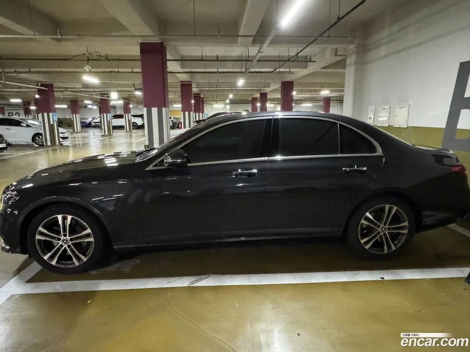 Mercedes-Benz E-Class E350 4MATIC 2022 — миниатюра 4