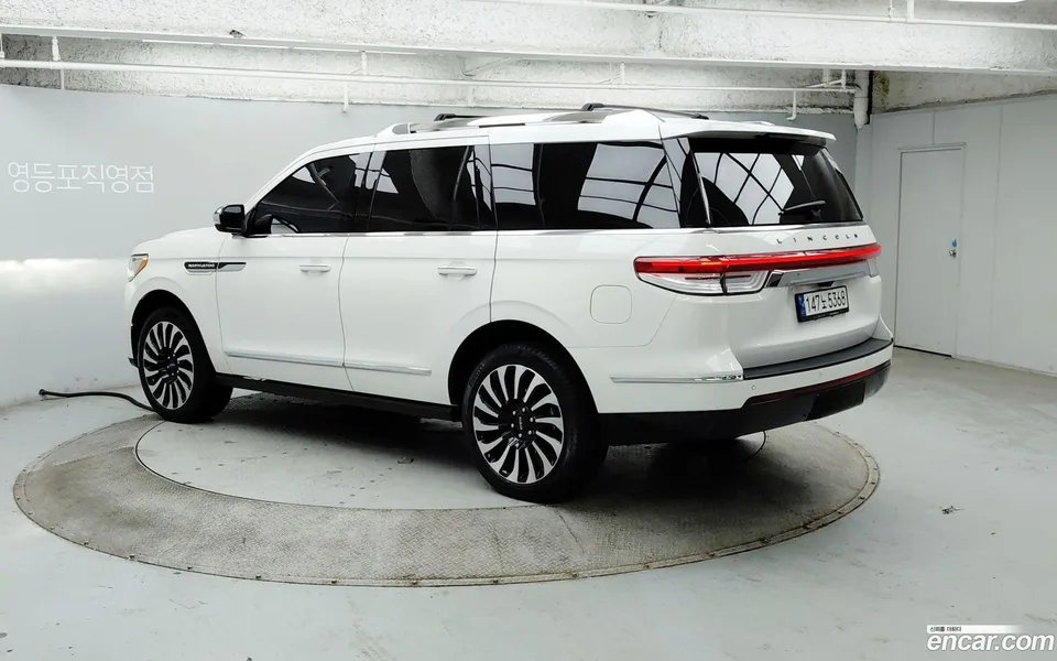 Lincoln Navigator 3.5L 2023 — миниатюра 2