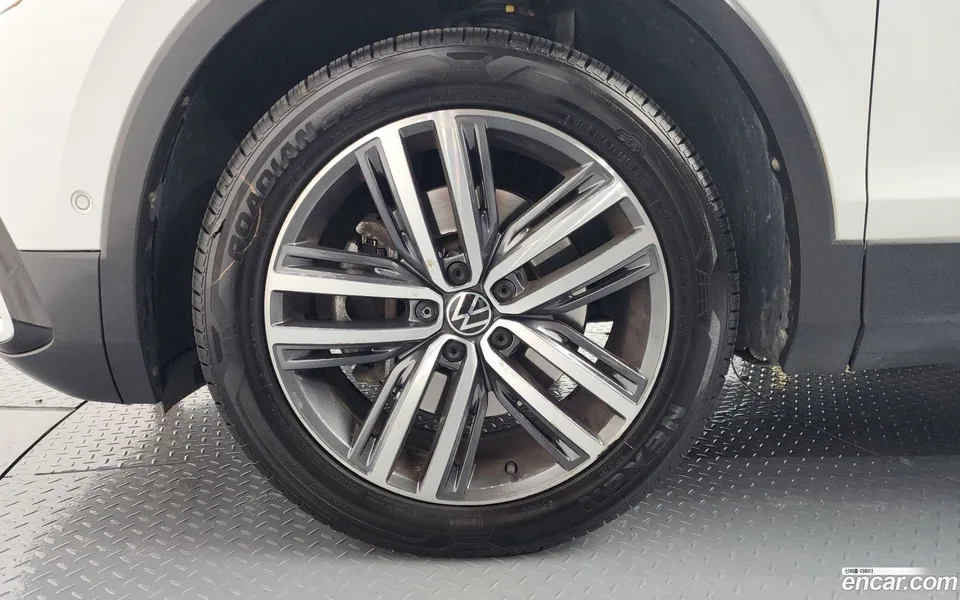 Volkswagen Tiguan Allspace 2.0 TSI 2022 — миниатюра 5