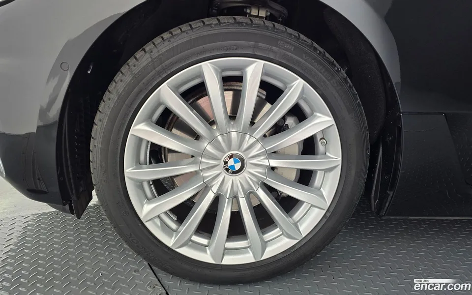 BMW 6 Series GT 630i xDrive 2024 — миниатюра 5