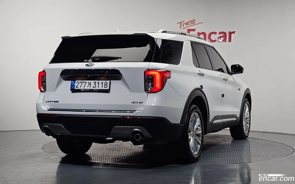 Ford Explorer 2.3 4WD 2022 — миниатюра 2