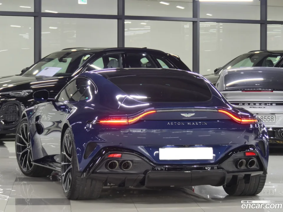 Aston Martin Vantage 4.0 V8 2025 — миниатюра 3