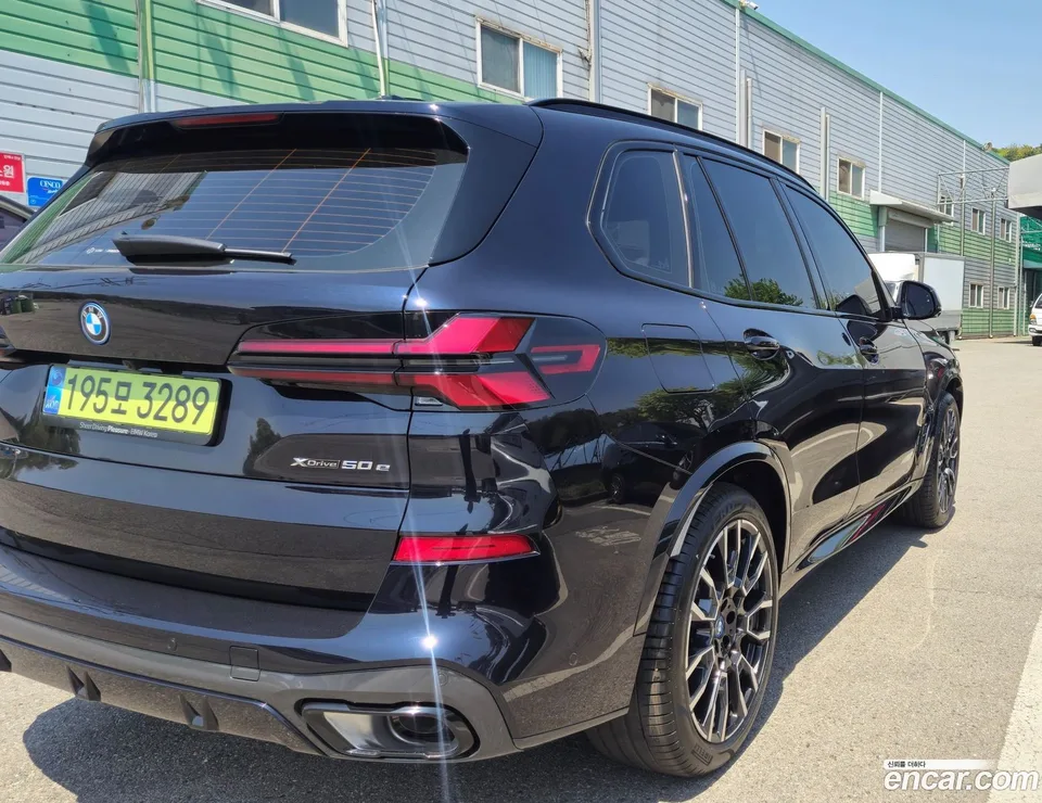 BMW X5 xDrive 50e M 2025 — миниатюра 5
