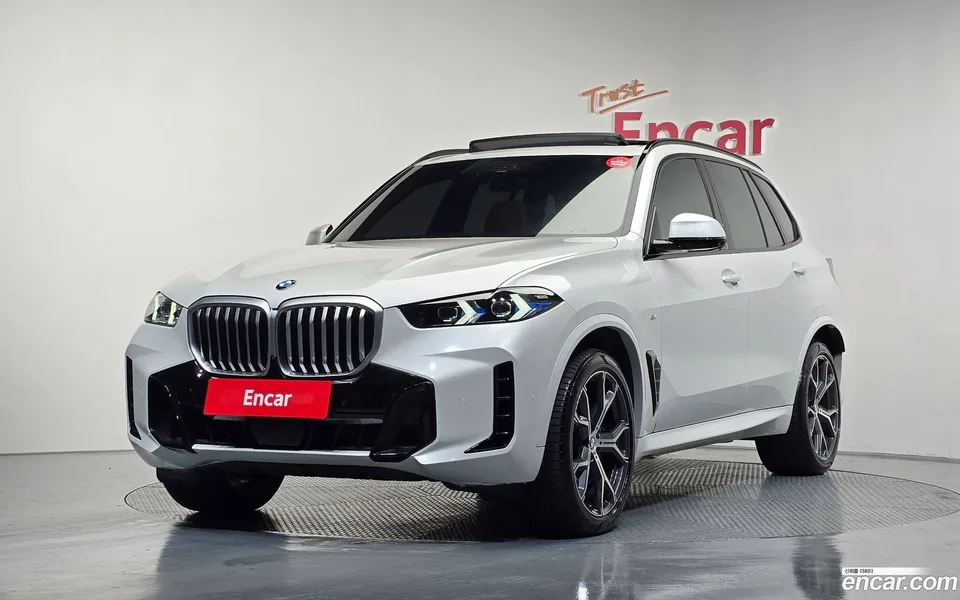 BMW X5 xDrive 40i M 2024 — фото 1, купить с доставкой в Москву
