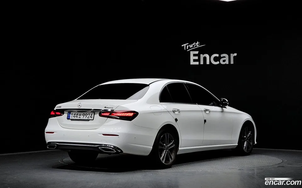 Mercedes-Benz E-Class E350 4MATIC 2022 — миниатюра 2