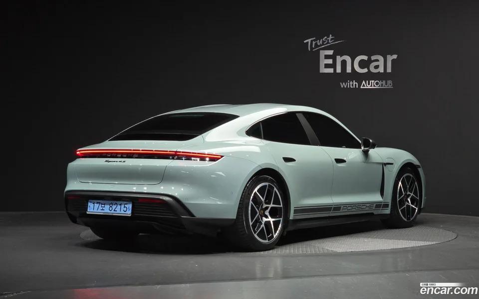Porsche Taycan 4S 2024 — миниатюра 2
