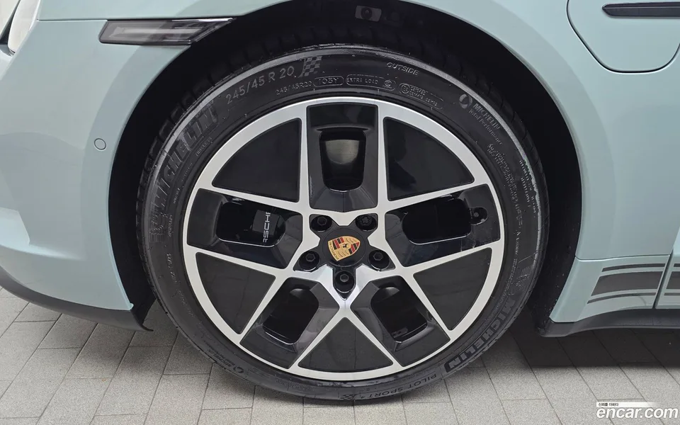 Porsche Taycan 4S 2024 — миниатюра 5