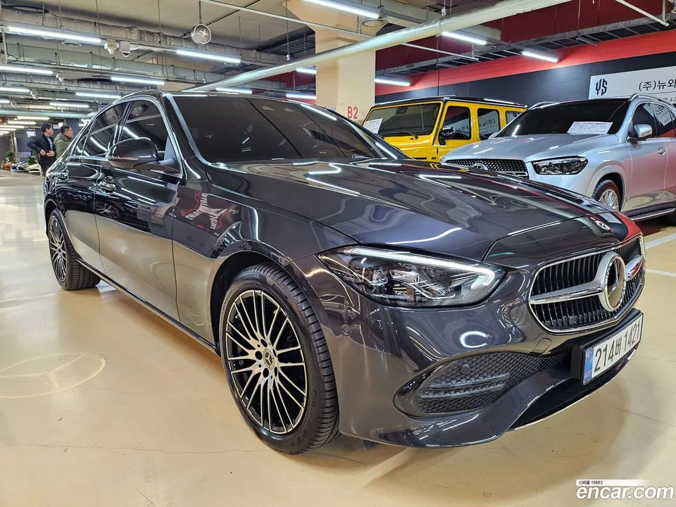 Mercedes-Benz C-Class C200 2025 — миниатюра 3