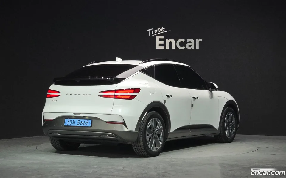 Genesis GV60 2022 — миниатюра 2
