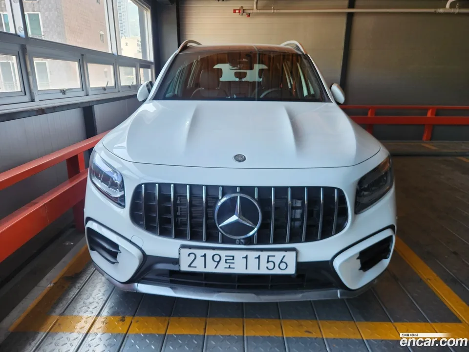 Mercedes-Benz GLB-Class AMG GLB35 4MATIC 2025 — миниатюра 2
