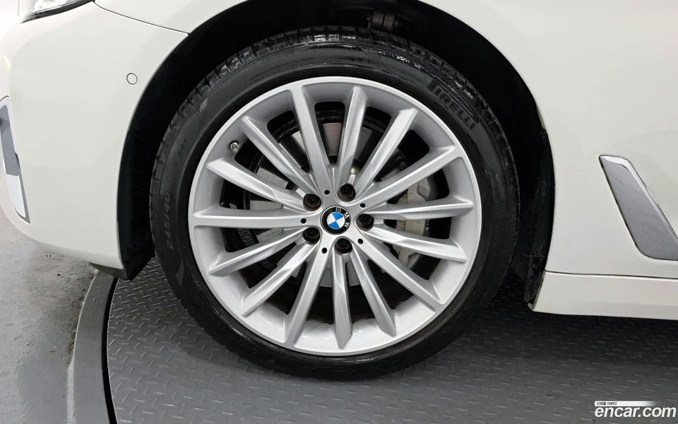 BMW 5 Series 530i 2022 — миниатюра 5