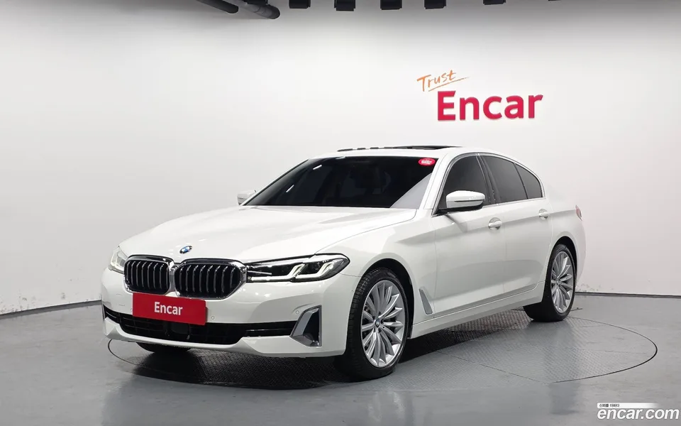 BMW 5 Series 530i 2022 — фото 1, купить с доставкой в Москву
