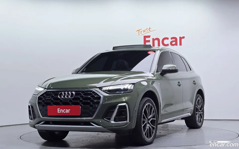 Audi Q5 45 TFSI 2024 — фото 1, купить с доставкой в Москву