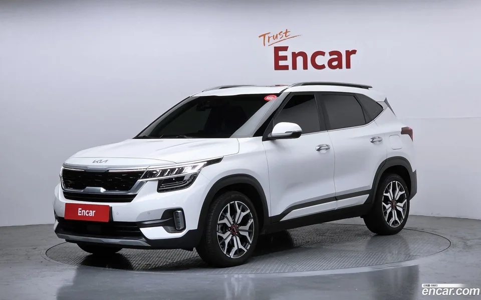 Kia Seltos 1.6 2WD 2022 — фото 1, купить с доставкой в Москву