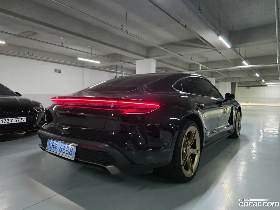 Porsche Taycan S 2025 — миниатюра 2