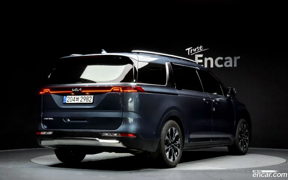 Kia Carnival 7 2023 — миниатюра 2