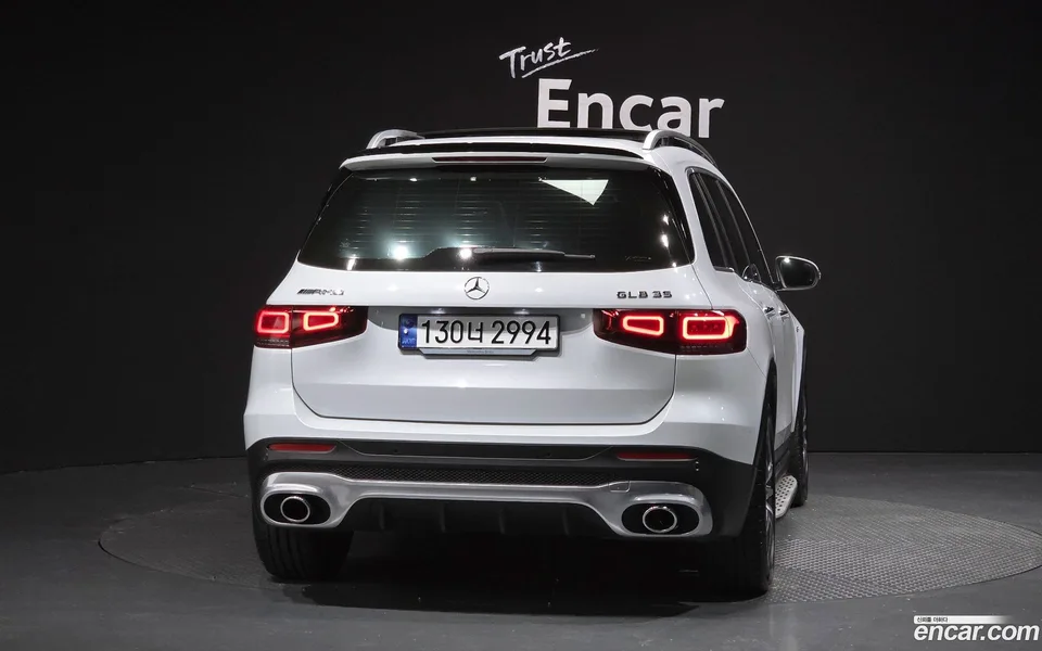 Mercedes-Benz GLB-Class AMG GLB35 4MATIC 2023 — миниатюра 4