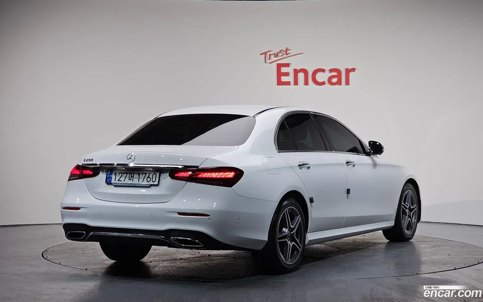 Mercedes-Benz E-Class E250 AMG Line 2023 — миниатюра 2