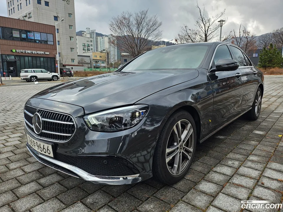 Mercedes-Benz E-Class E350 4MATIC 2022 — миниатюра 2