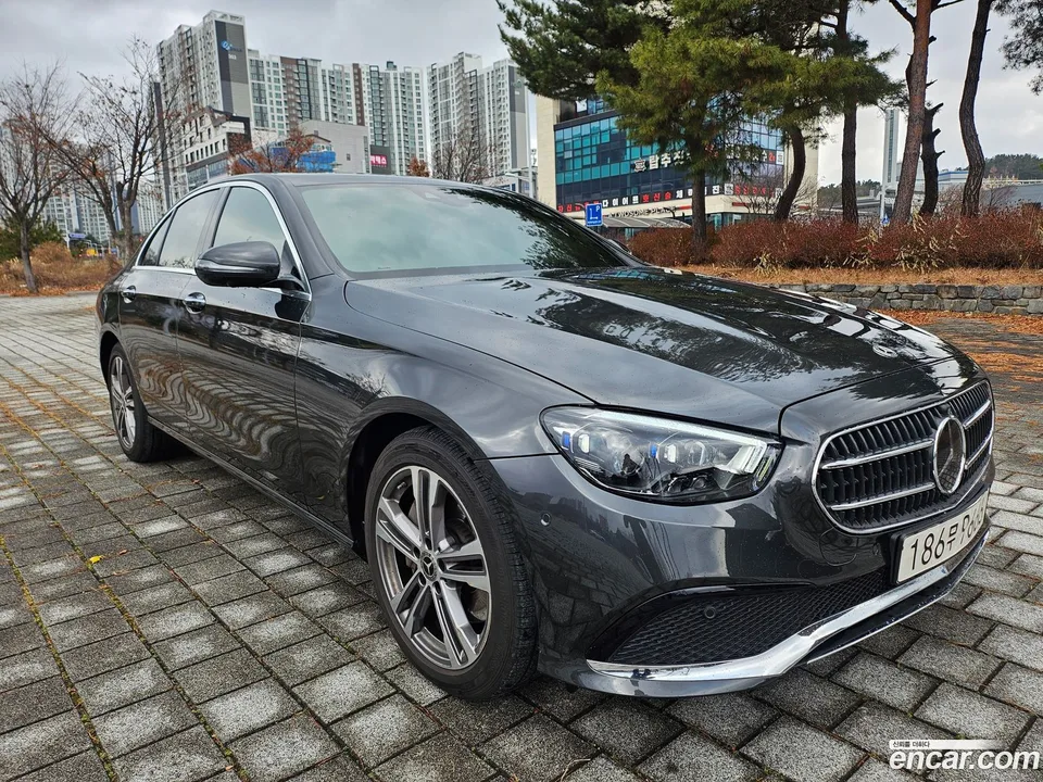 Mercedes-Benz E-Class E350 4MATIC 2022 — миниатюра 3