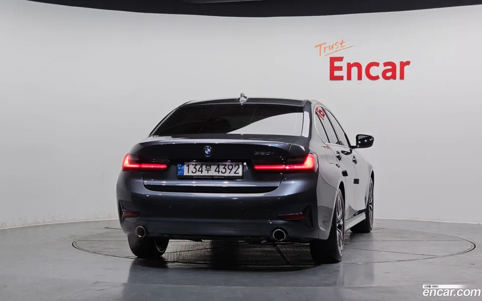 BMW 3 Series 320i 2022 — миниатюра 4