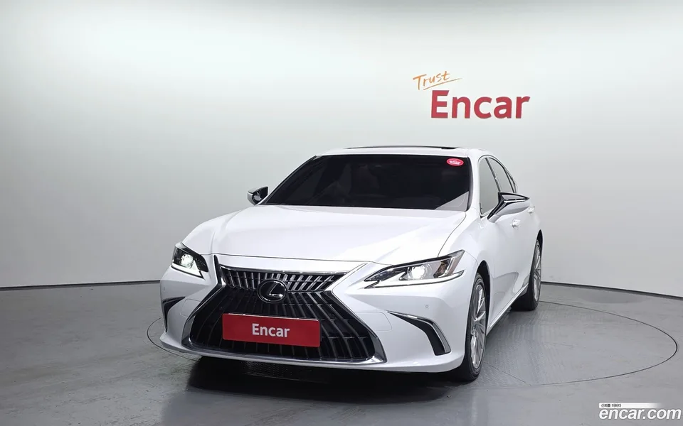 Lexus ES 300h 2022 — миниатюра 3