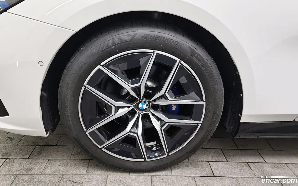 BMW 5 Series 520i M 2024 — миниатюра 5