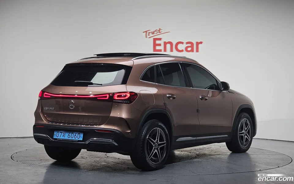 Mercedes-Benz EQA EQA250 AMG 2022 — миниатюра 2