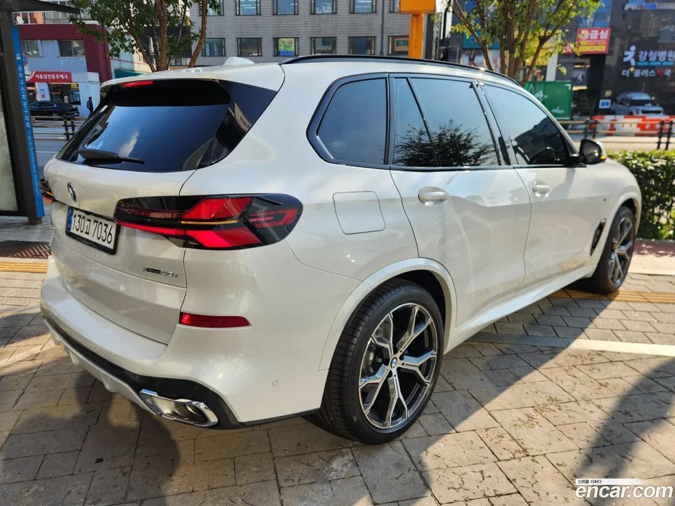 BMW X5 xDrive 40i M 2025 — миниатюра 3