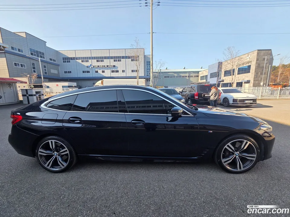 BMW 6 Series GT 630i xDrive M 2024 — миниатюра 2