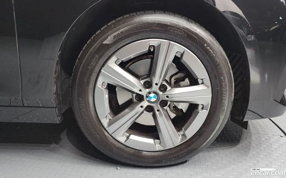 BMW 2 Series Active Tourer 220i 2025 — миниатюра 5