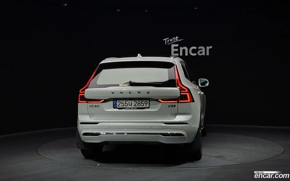 Volvo XC60 B5 2024 — миниатюра 4