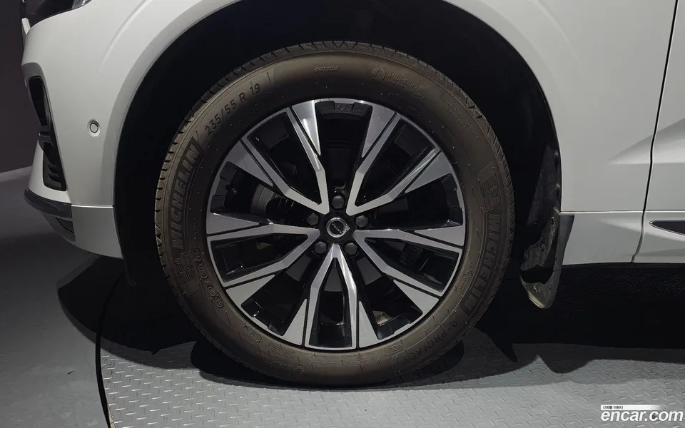Volvo XC60 B5 2024 — миниатюра 5