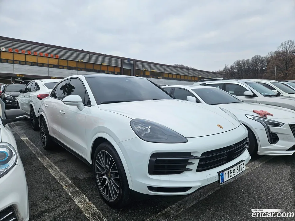 Porsche Cayenne 3.0 2023 — миниатюра 2