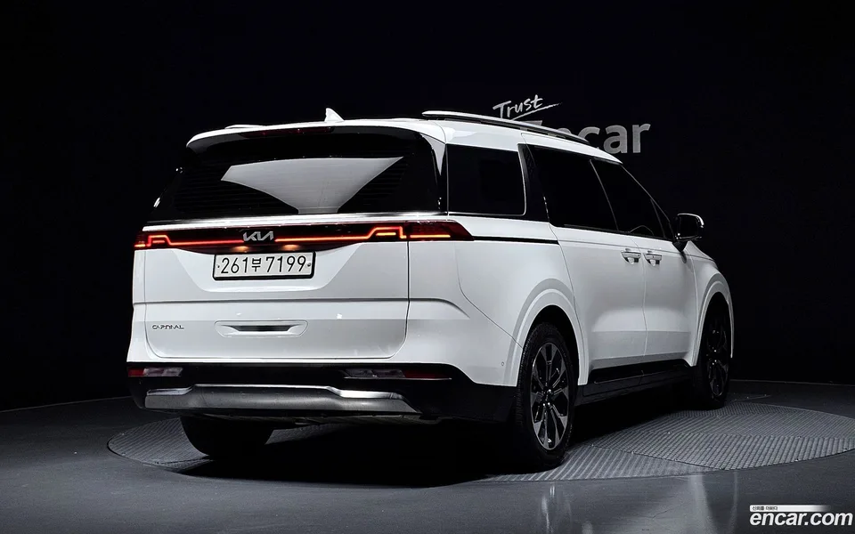 Kia Carnival 9 2023 — миниатюра 2