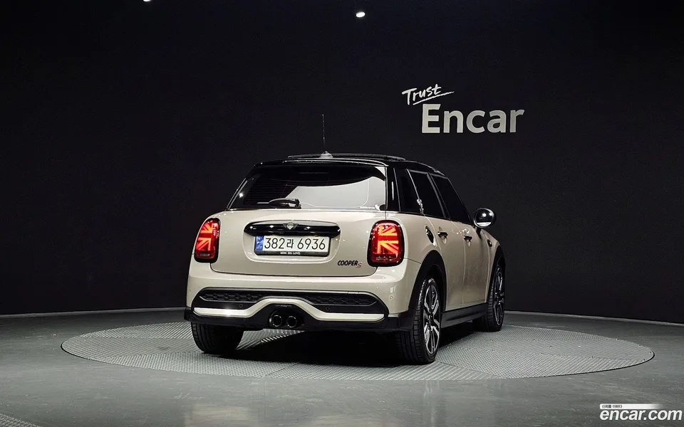 MINI Cooper S 5 2023 — миниатюра 4