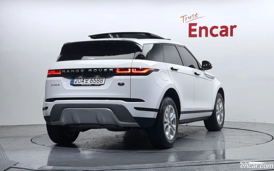 Land Rover Range Rover Evoque P250 S 2023 — миниатюра 2