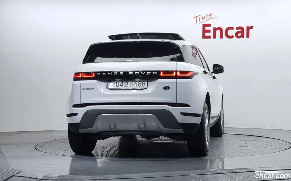Land Rover Range Rover Evoque P250 S 2023 — миниатюра 4