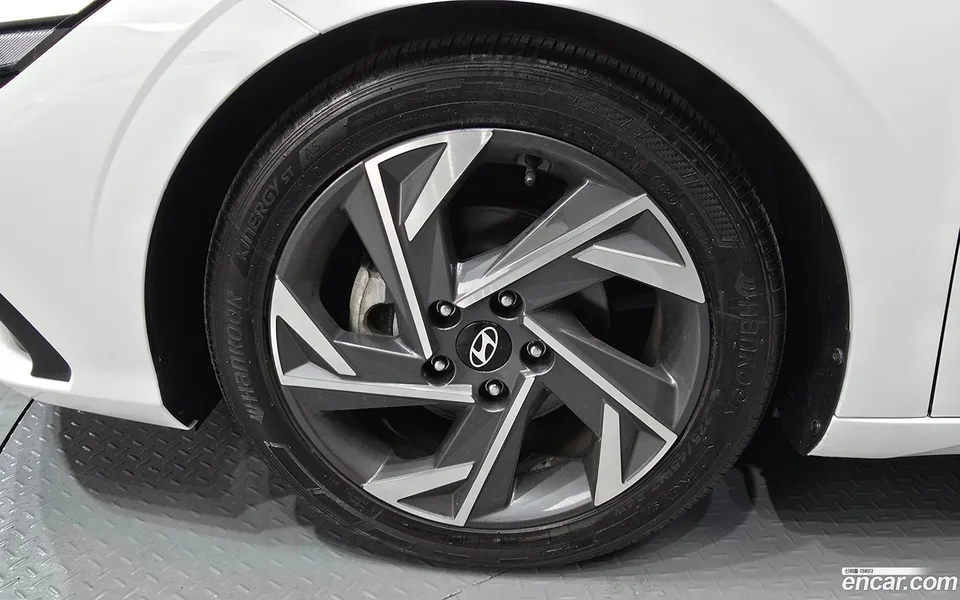 Hyundai Avante CN7 Hybrid 2024 — миниатюра 5
