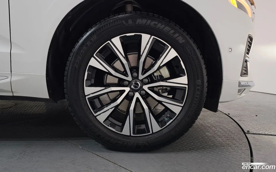 Volvo XC60 B5 2023 — миниатюра 5