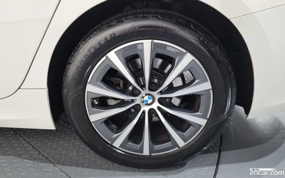 BMW 3 Series 320i 2022 — миниатюра 5