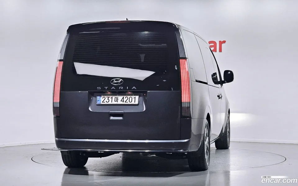 Hyundai Staria 9 2023 — миниатюра 4