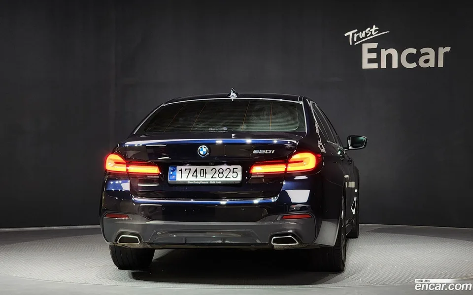 BMW 5 Series 520i M 2023 — миниатюра 4