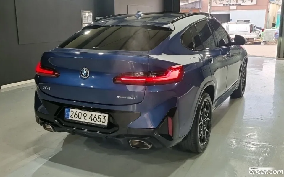 BMW X4 xDrive20i M 2022 — миниатюра 2