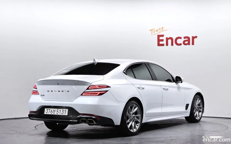 Genesis G70 2.0T 2WD 2022 — миниатюра 2