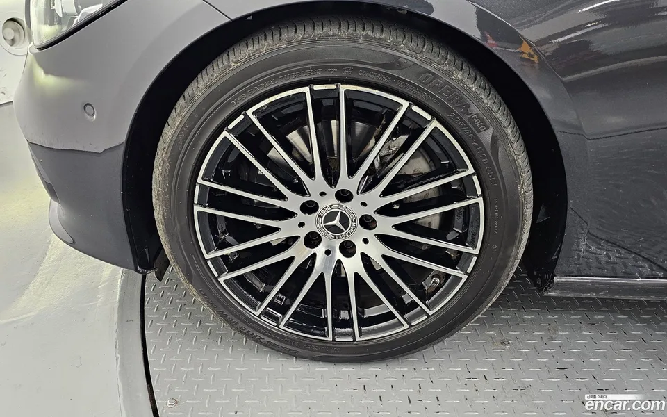 Mercedes-Benz C-Class C300 4MATIC 2024 — миниатюра 5