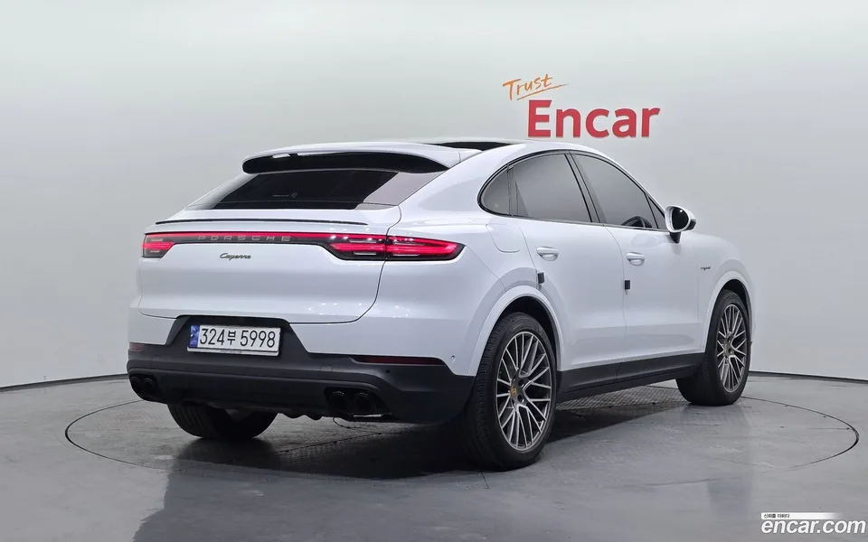 Porsche Cayenne 3.0 E- 2022 — миниатюра 2