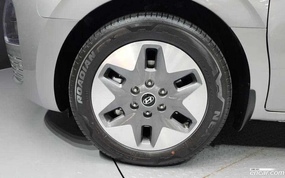 Hyundai Staria 9 2025 — миниатюра 5