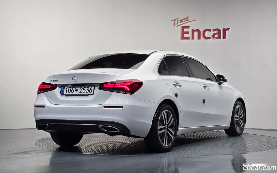 Mercedes-Benz A-Class A220 2022 — миниатюра 2